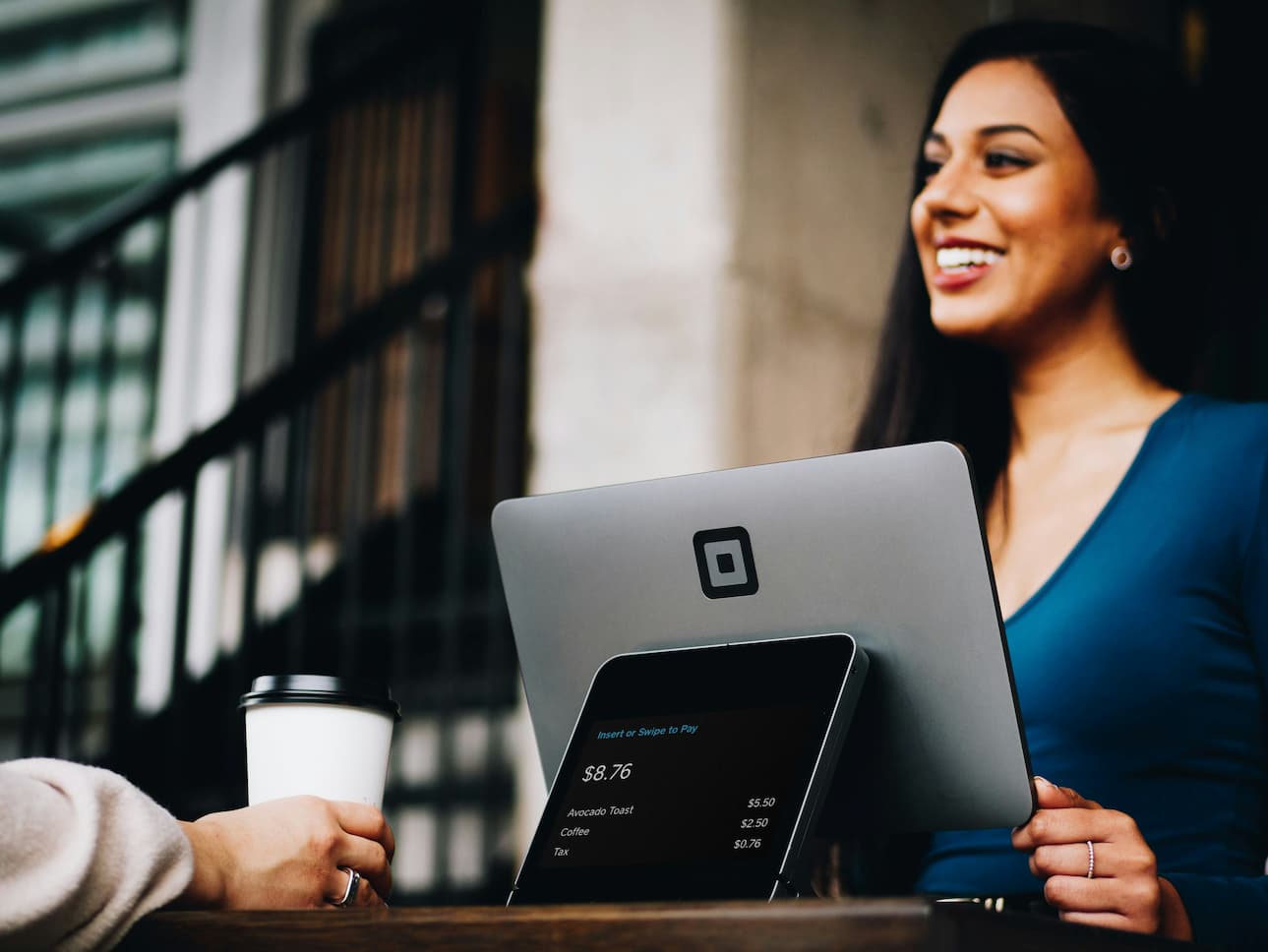 How AI is Revolutionizing Customer Service in Online Gaming